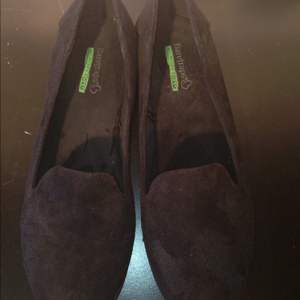 NWOT bare traps memory foam black size 8 1/2 m